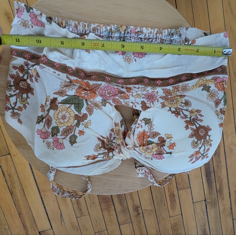 Floral Print Crop Top - Picture 9 of 12